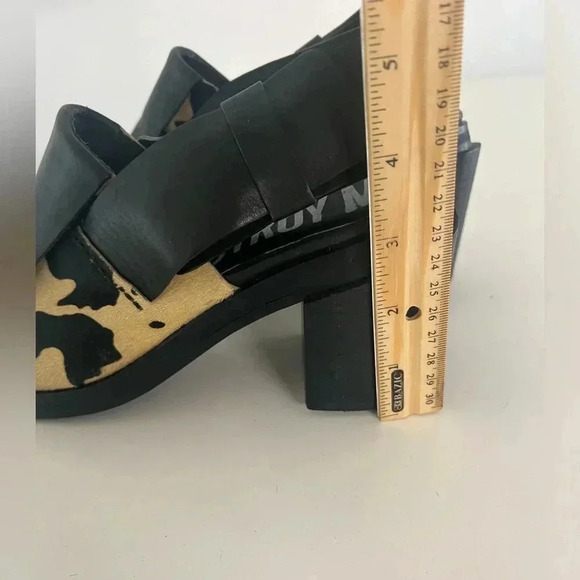 I Desire The Things That Will Destroy Me Chai Ankle Strap Black Leather Sandals - Picture 13 of 13